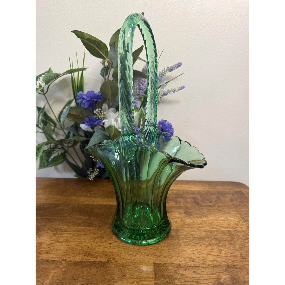 Vintage Westmoreland Emerald Green Glass‎ Basket – Ruffled Edge Handle Vase